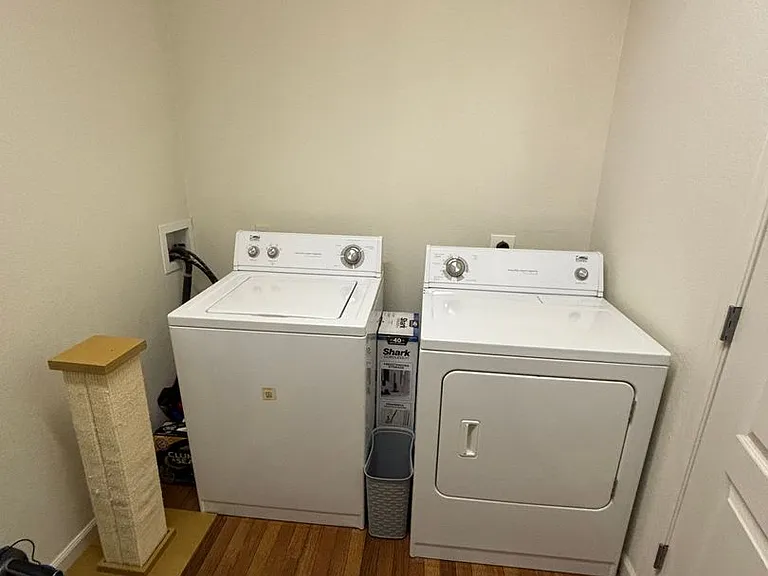 560 River View Dr #708 — Photo 11