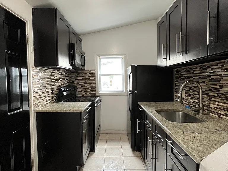 1412 Ellsworth St — Photo 2
