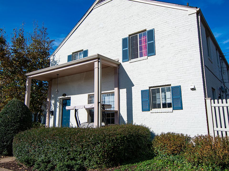Brookville Townhomes Exterior 09