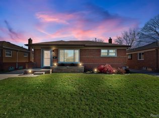 28430 Palmer Blvd, Madison Heights, MI 48071