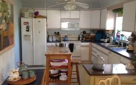 4th image of 1410 Shamrock Dr