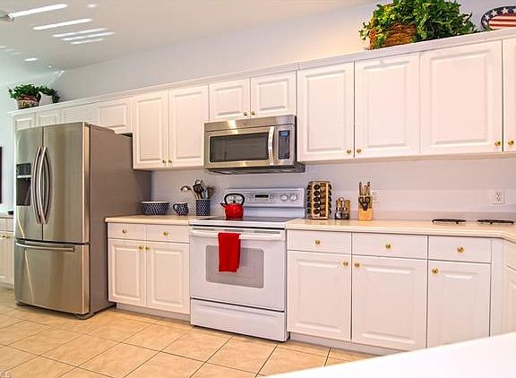 3rd image of 4843 Hampshire Ct #2-202