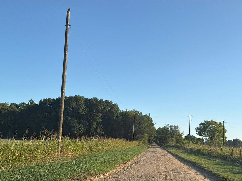 2nd image of 1919 County Road 2130