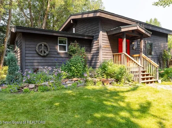 4293 W Leeper Ln, Wilson, WY 83014