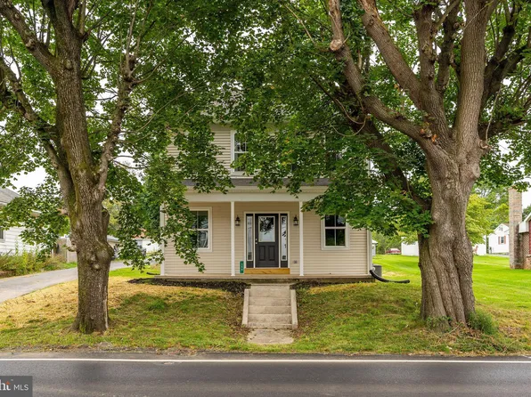 300 W Main St, Newmanstown, PA 17073