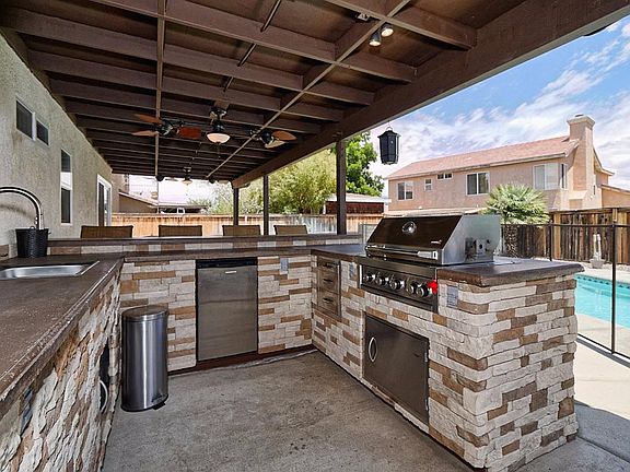4th image of 12771 Shorewood St