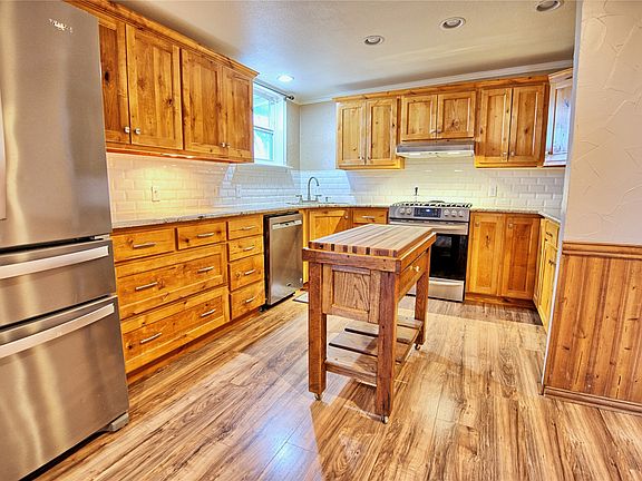 3rd image of 584 W Alamo Rd