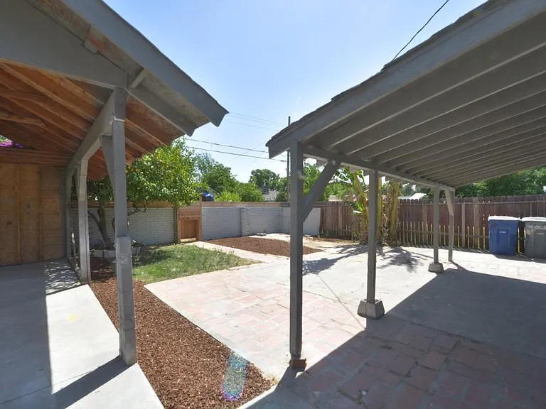 4542 E Illinois Ave — Photo 4