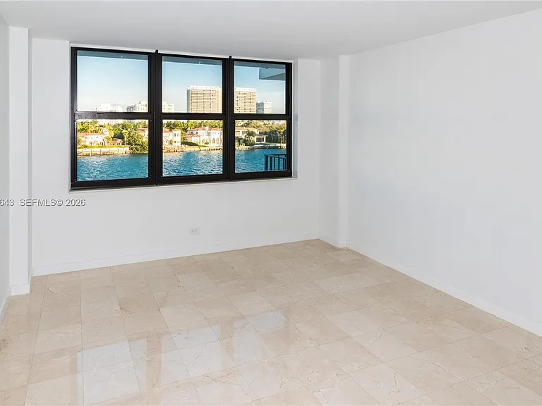 10101 E Bay Harbor Dr #404 — Photo 12