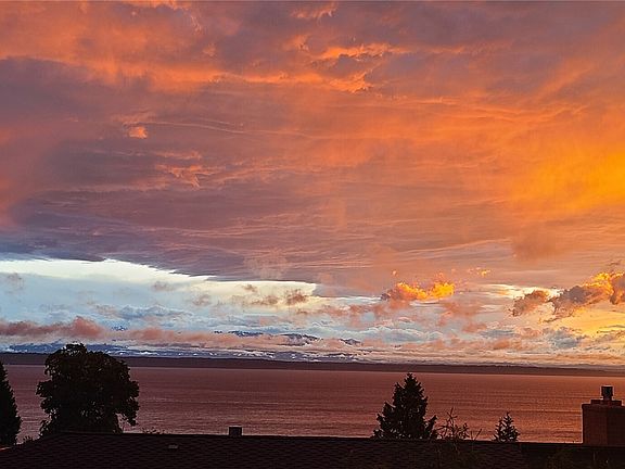 3rd image of 16342 RESI 72nd Avenue W