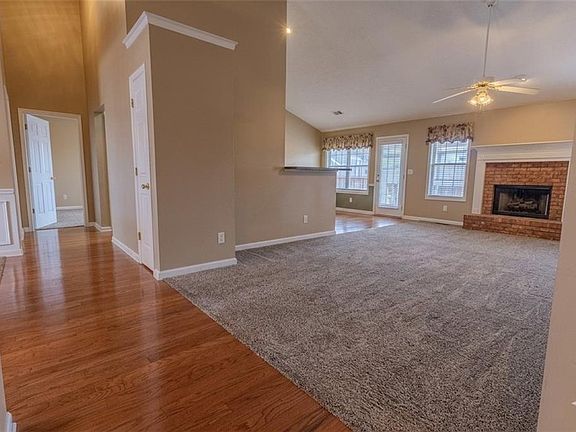 5th image of 3385 Stoneleigh Run Dr