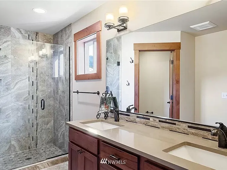 351 Dakota Heights Dr — Photo 14