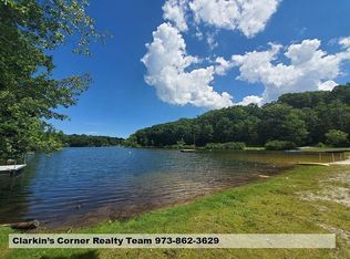 521 Tranquility Dr, Highland Lakes, NJ 07422