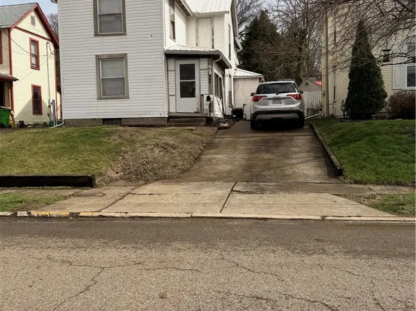 326 N 15th St, Coshocton, OH 43812
