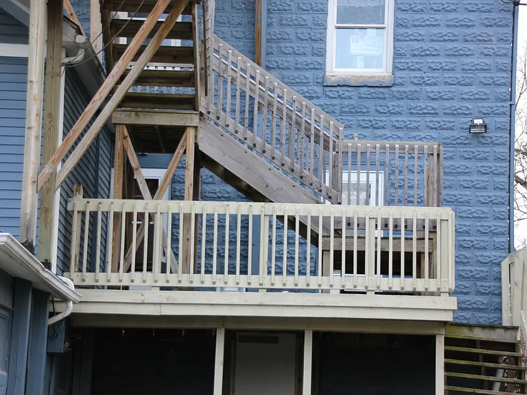 124 College Pl — Photo 7