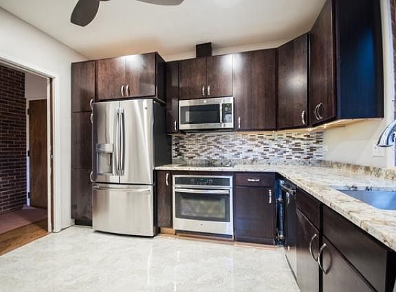 3rd image of 1416 Hinman Ave