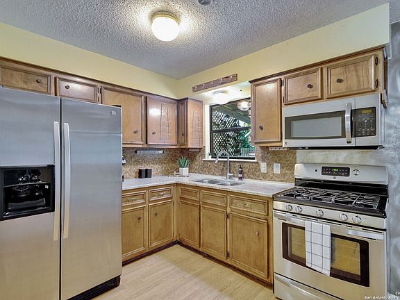 5th image of 705 N Laurel Street