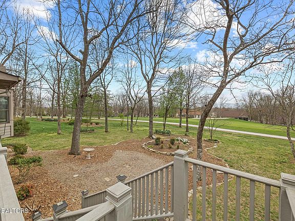 4th image of 135 Stonewood Dr