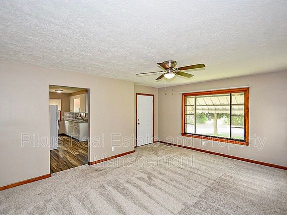 3rd image of 1383 Leonora Ave