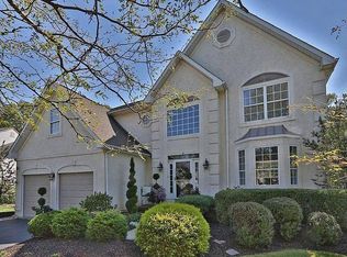 8 Amaryllis Ln, Newtown, PA