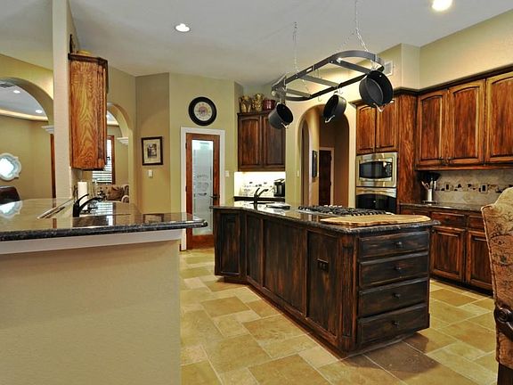 4th image of 2318 Clearspring Dr N