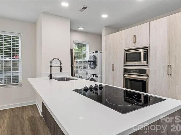 5th image of 1525 Briar Creek Rd APT B