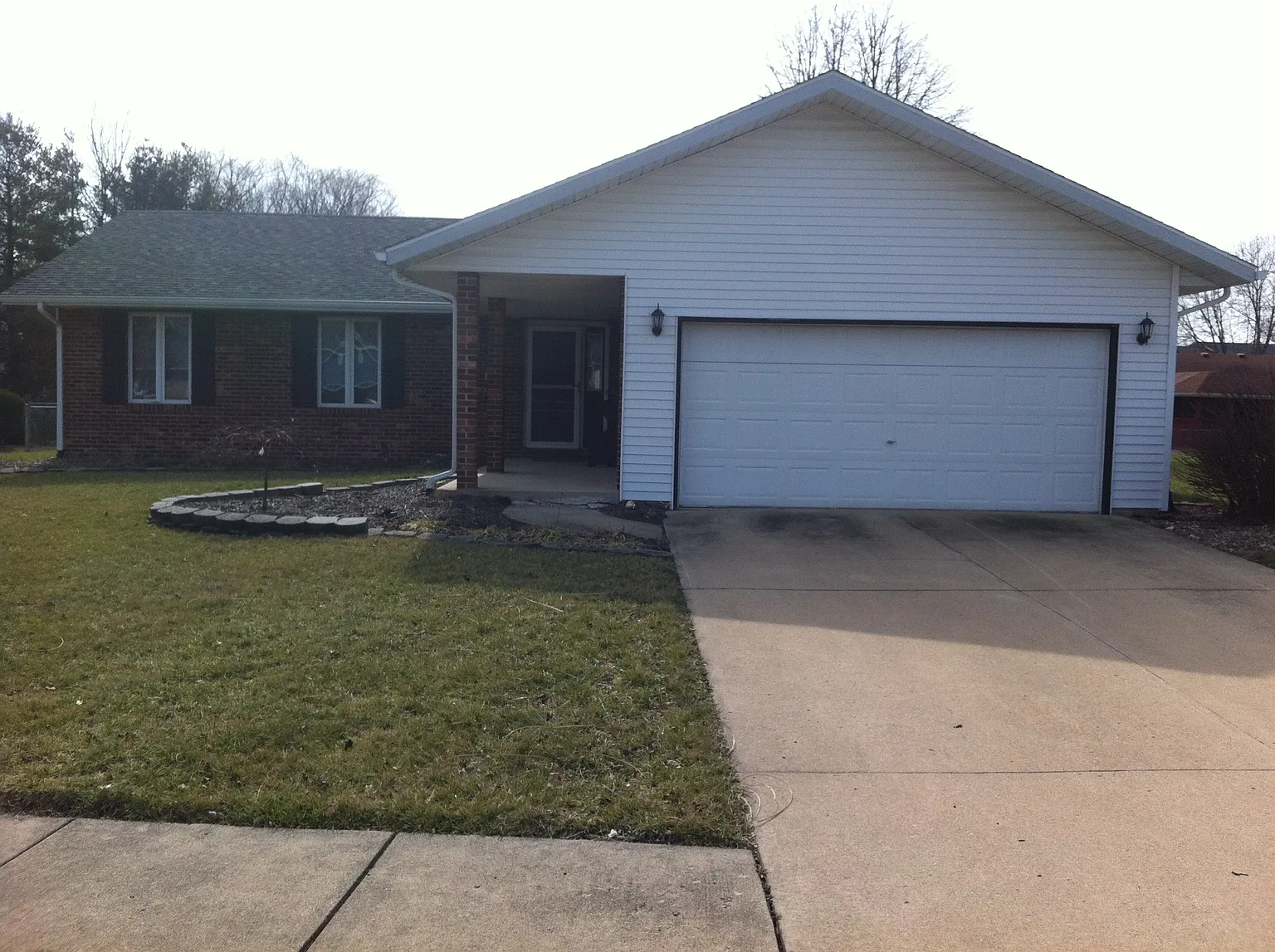 1815 Meadow Ln photo 1