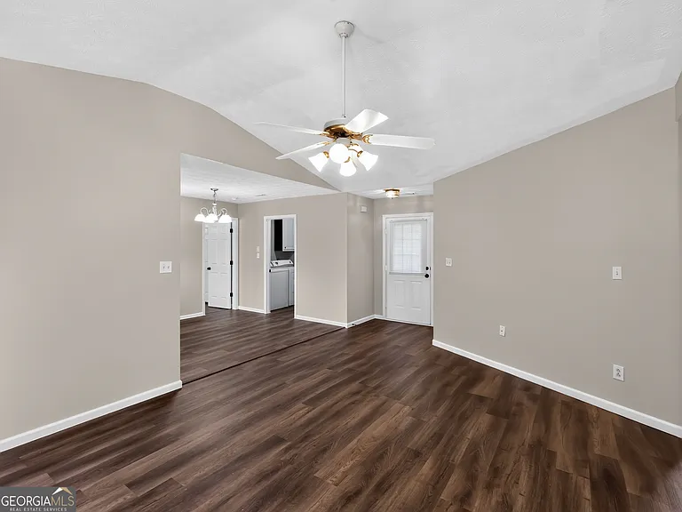 22 Canterbury Dr — Photo 5