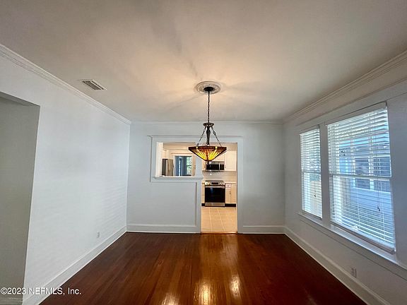 4th image of 3664 Herschel St