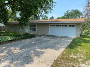 1415 Scottsdale Dr, Champaign, IL