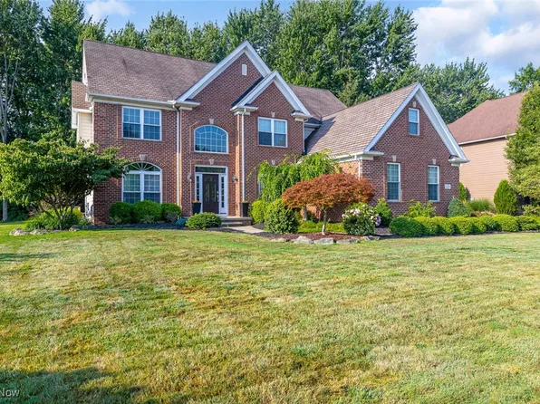 32403 Legacy Pointe Pkwy, Avon Lake, OH 44012