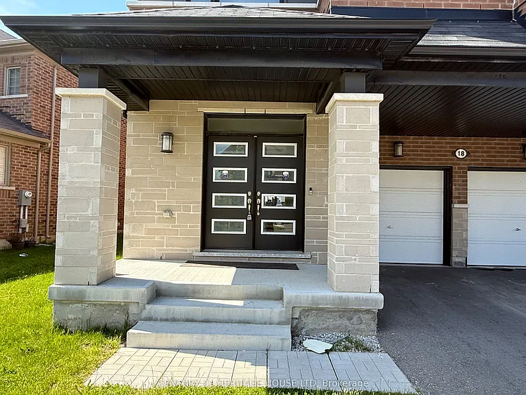 18 Dolucci Cres E — Photo 3