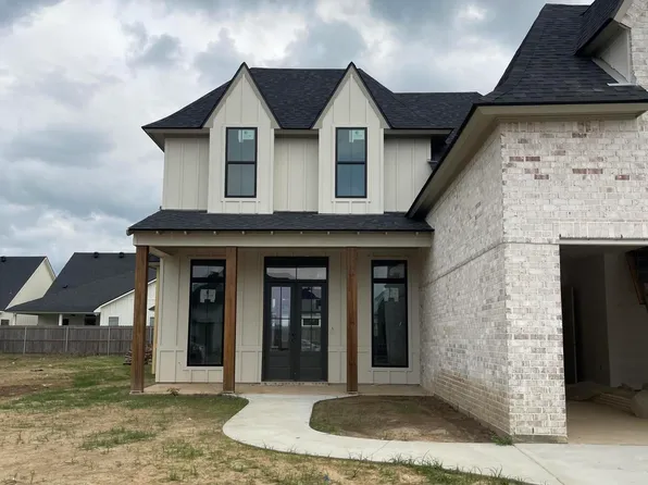 206 Amsterdam Ave, Youngsville, LA 70592