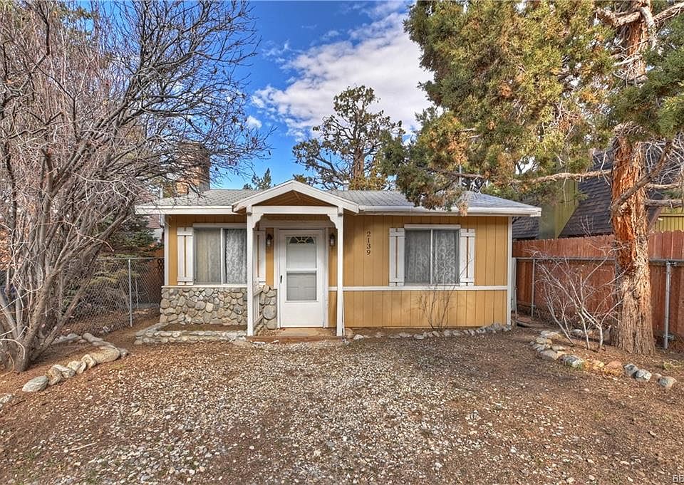 1st image of 2139 7th Ln