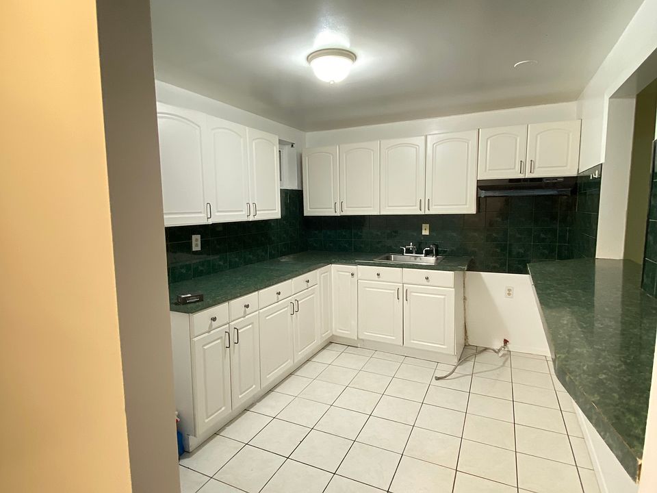 1st image of 17756 Meadow Dr Floor Basement