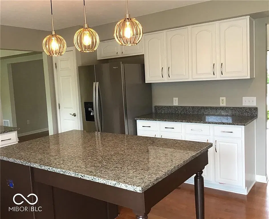 4 bed, 2258 sqft, $2,495 — Photo 4