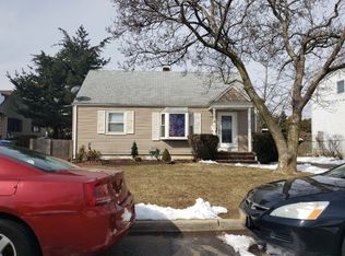 17 Ovington Ave, Edison, NJ 08817