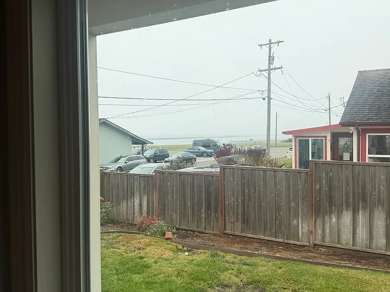 213 Valencia Ave — Photo 35