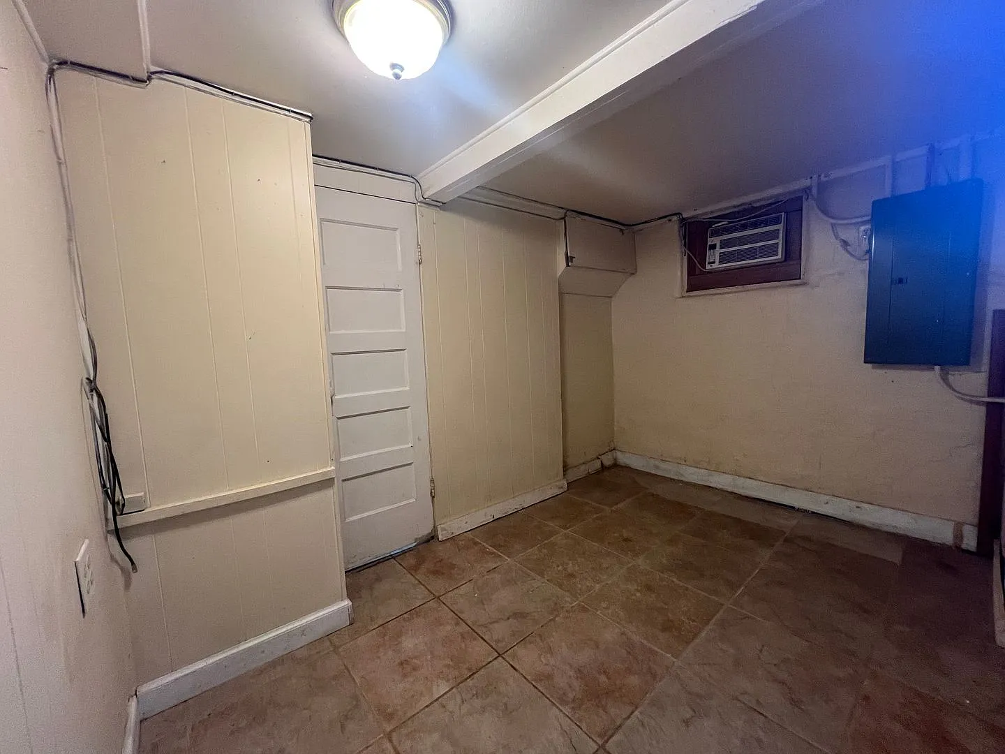 11 Aldeah Ave — Photo 4