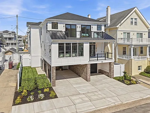 105 S Stratford Ave #BEACHBLOCK JULY AUG Photo 1