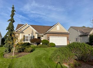 32 Melbourne Grn, Fairport, NY 14450