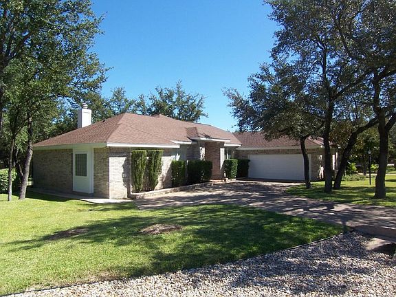 2nd image of 108 Blue Jay Dr