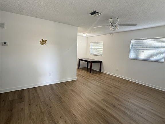 4th image of 1124 Highlands Dr