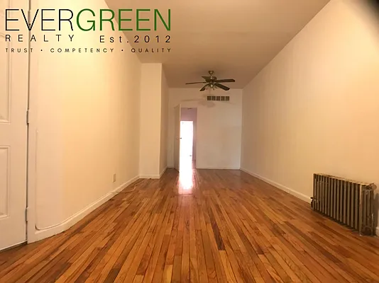 Rented by Evergreen Apartments BK | media 13