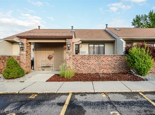 25110 Heritage Ct UNIT 2, South Lyon, MI