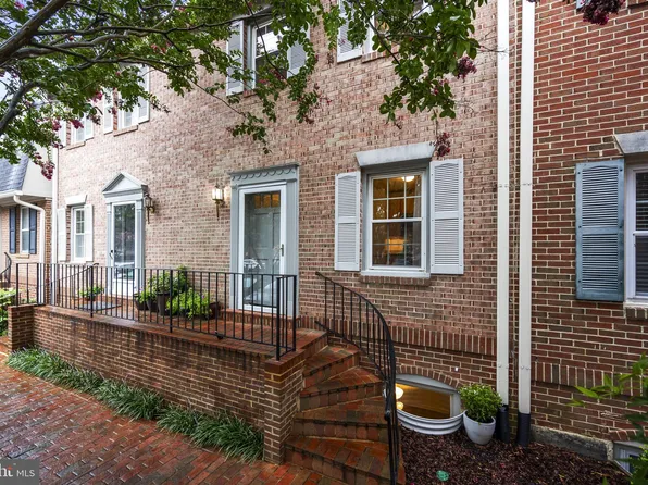 2117 N Lincoln St, Arlington, VA 22207