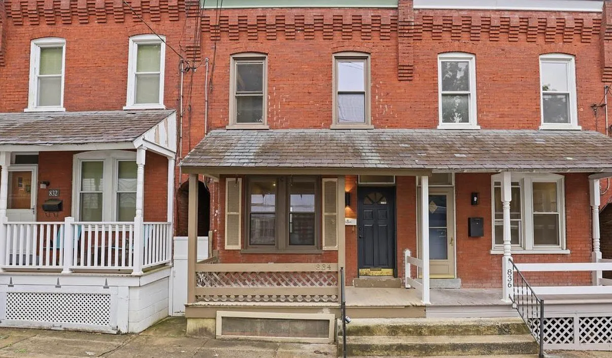 2 bed, 1064 sqft, $1,950 — Photo 1