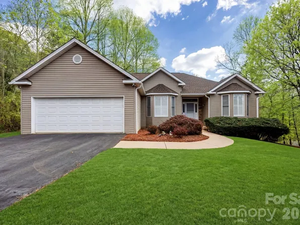 403 Canonero Dr, Fairview, NC 28730