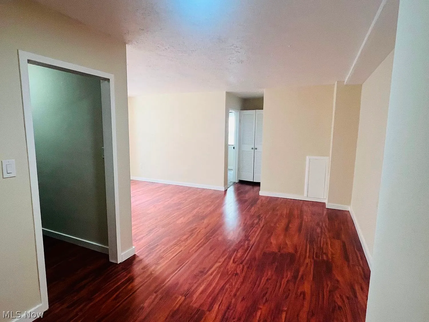 1 bed, 1.0 bath, 688 sqft, $1,185 — Photo 3