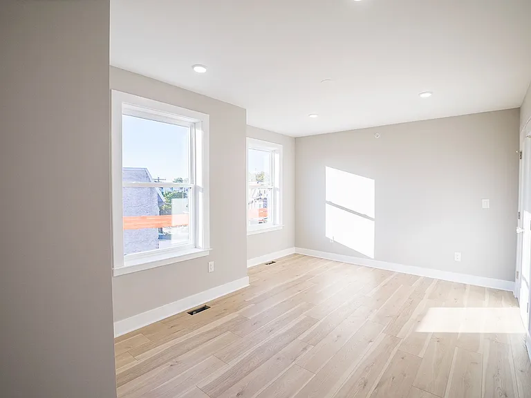 4926 Locust Street — Photo 11